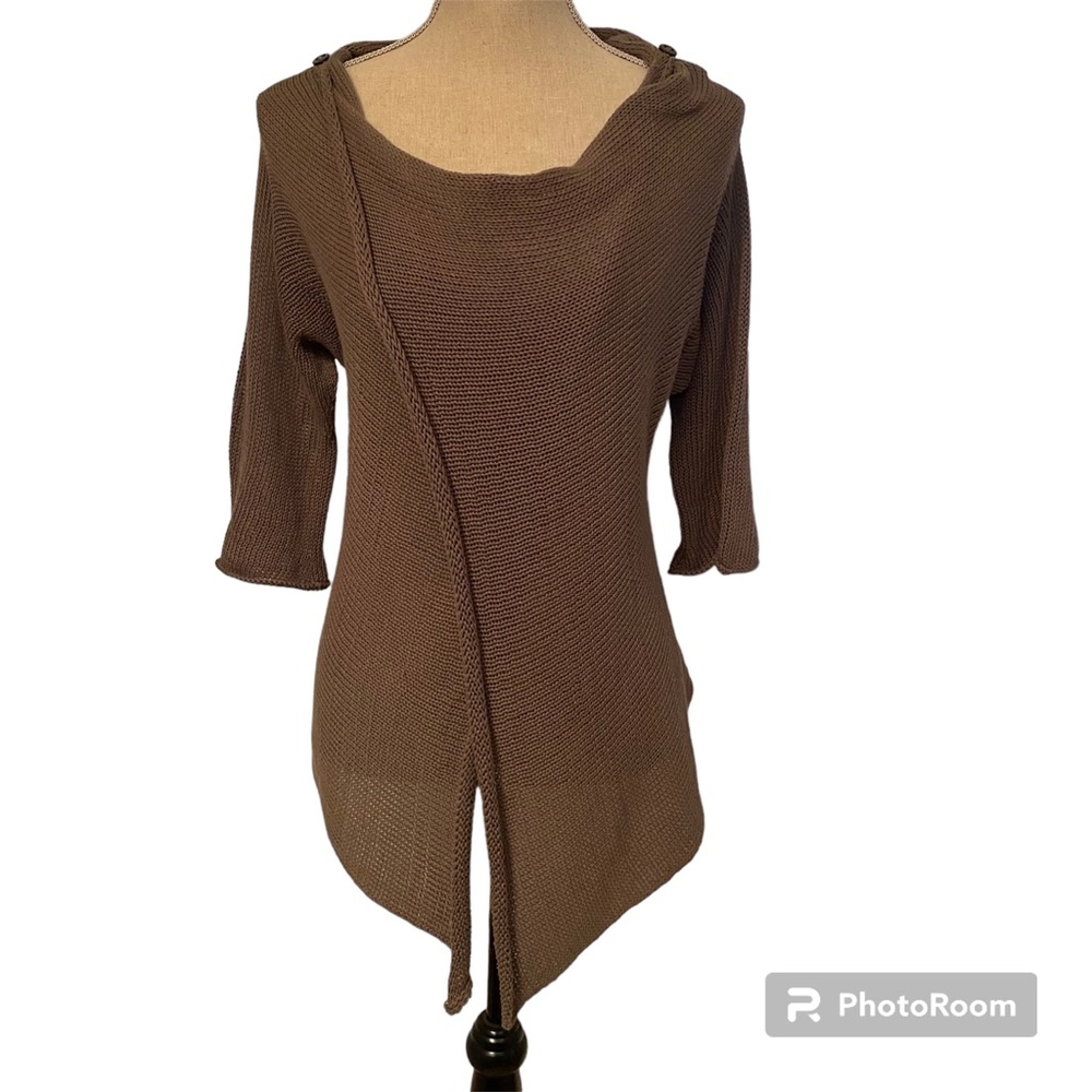 WOODEN SHIPS SWEATER SCOOP BUTTON NECK TAN GRAY TAUPE ASYMMETRICAL HEM S/M